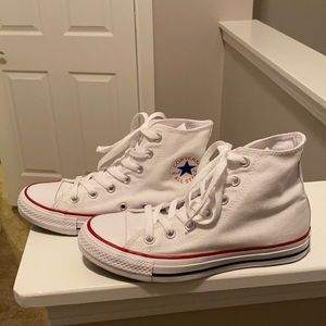 BRAND NEW!! White converse, never been worn size 7
